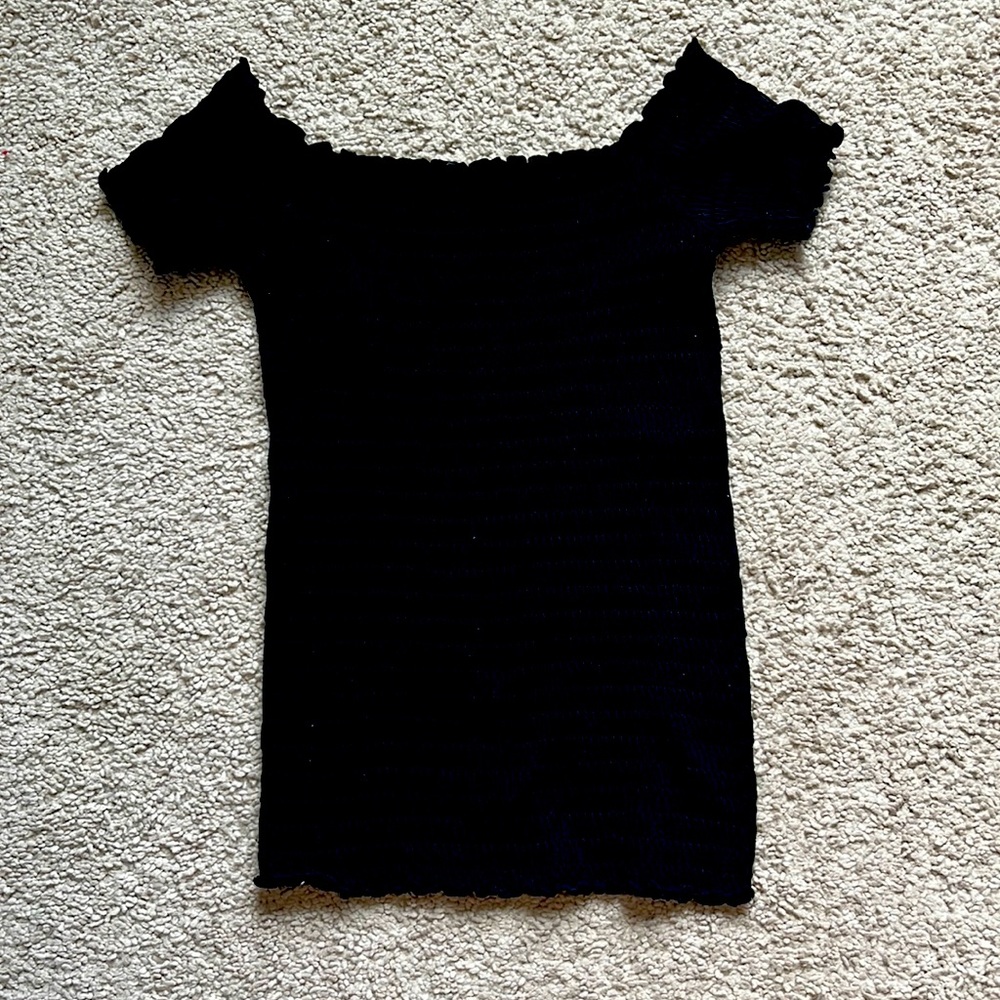 Aura off the shoulder top! (One size fits most)
